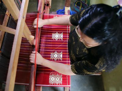 Pesona Kampung Ulos Karo, Warisan Tenun yang Tetap Bertahan Sejak Abad ke-14