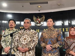 Pimpinan MPR Temui MK, Bahas Tafsir Konstitusi hingga Teken MoU