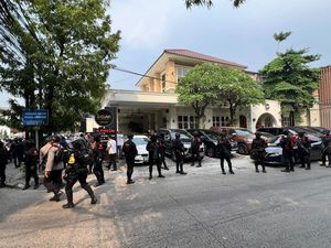 Polda Metro Jelaskan Alasan Brimob Kawal Penggeledahan Kafe di Cipete