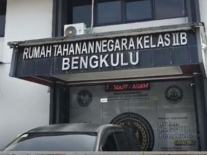 Bupati Rejang Lebong Nonaktif Ditahan di Rutan Bengkulu Usai Dilimpahkan KPK