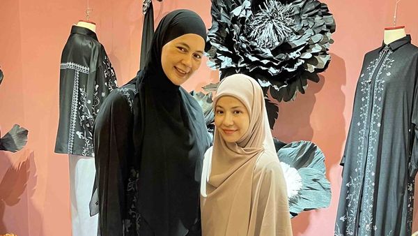8 Gaya Serba Hitam Paula Verhoeven hingga Natasha Rizky, Siapa Paling Stylish?