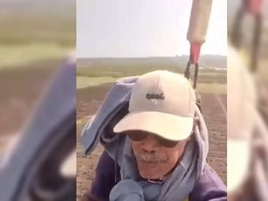 Bak Doraemon Petani di Tuban Viral Terbang Pakai Drone