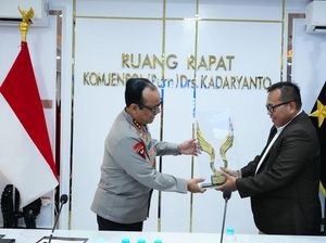 Wakapolri Raih Penghargaan The Visionary Leader of National Security dari Unissula