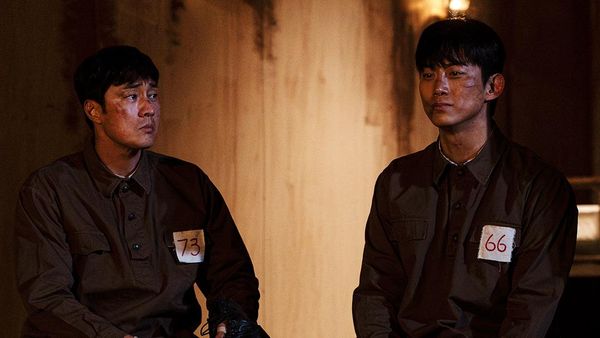 Potret Terbaru Agent Kim Reactivated: So Ji Sub-Taecyeon di Korea Utara
