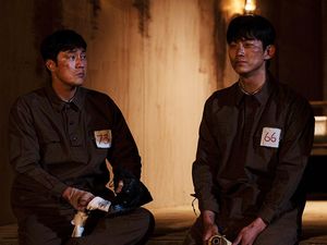 Potret Terbaru Agent Kim Reactivated: So Ji Sub-Taecyeon di Korea Utara