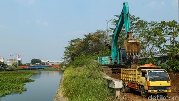 Alat Berat Turun Tangan, 'Cheonggyecheon' Bekasi yang Terlupakan Akhirnya Ditata Kembali