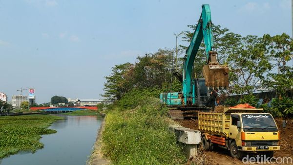 Alat Berat Turun Tangan, Cheonggyecheon Bekasi yang Terlupakan Akhirnya Ditata Kembali