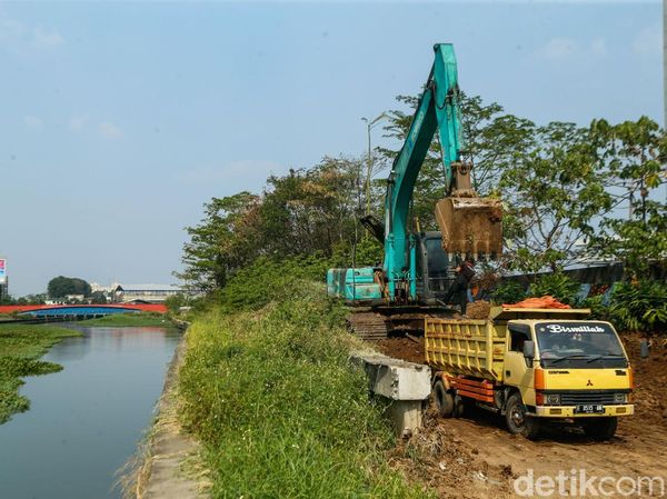 Alat Berat Turun Tangan, Cheonggyecheon Bekasi yang Terlupakan Akhirnya Ditata Kembali
