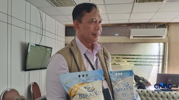 Direktur Utama Perum Bulog Ahmad Rizal Ramdhani saat ditemui di instansi Kementan, Jakarta, Kamis (9/7/2026). (CNBC Indonesia/Martyasari Rizki)