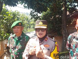 Warga Tak Boleh Lagi Dekati Area Latihan TNI-Pungut Selongsong Peluru Bekas