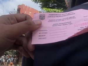Getok Parkir Tak Kunjung Tuntas, Kini Jukir di Kota Batu Beri Karcis Bekas