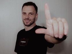 Persija Rekrut Bek Bosnia Kerim Memija, Dikontrak Dua Tahun