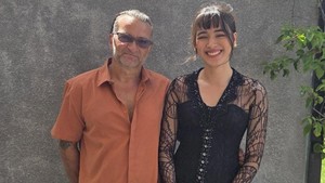 Ayah Bryan Domani Foto Bareng Mawar De Jongh, Caption Bikin Salfok