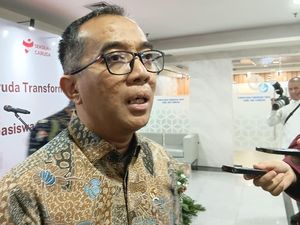Mendikti Brian Minta Penerima Beasiswa Garuda Tak Takut Pulang ke RI
