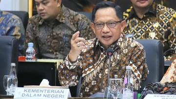 Keuangan 490 Pemda Seret, Mendagri Pastikan Tak Ada PHK PPPK