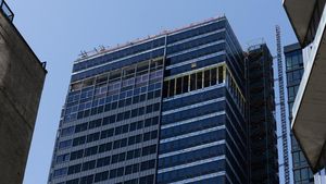 Penampakan Gedung Pencakar Langit yang Nyaris Ambruk di New York