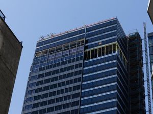 Penampakan Gedung Pencakar Langit yang Nyaris Ambruk di New York
