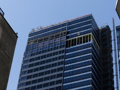 Penampakan Gedung Pencakar Langit yang Nyaris Ambruk di New York
