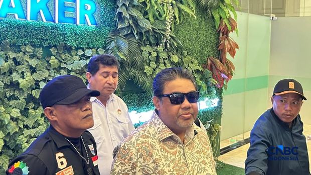 Penasehat Khusus Presiden Bidang Ketenagakerjaan dan Kesejahteraan Buruh Said Iqbal usai berjumpa dengan Menteri Ketenagakerjaan Yassierli di Jakarta, Kamis (9/7/2026). (CNBC INdonesia/Elga Nurmutia)