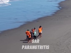 Heboh Wanita Ceburkan Diri ke Tengah Laut Parangtritis
