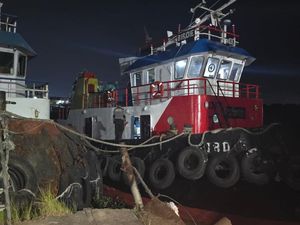 Gagalkan Penyelundupan 21 Ton Solar Ilegal, Polisi Sita 3 Tugboat-2 Truk Tangki