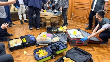 Polri Sita Ratusan Kg Emas dan Koper Isi Uang Asing Terkait 3 Kasus Korupsi