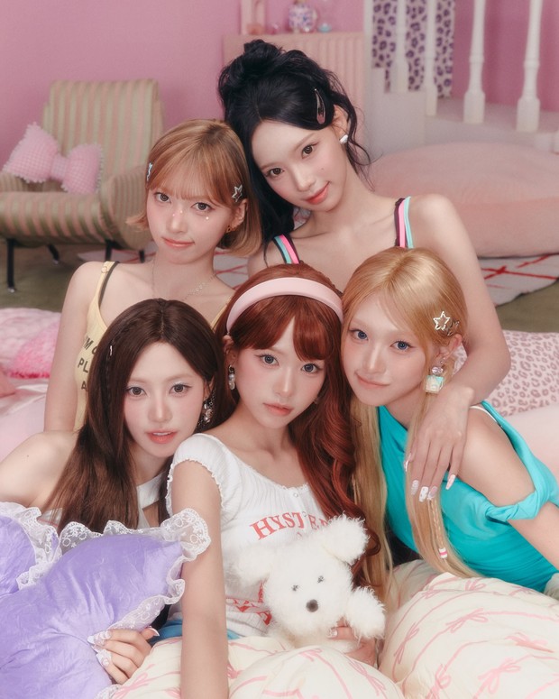 RESCENE menghidupkan kembali keceriaan musik K-Pop di generasi awal dengan me-remake lagu KARA 'Pretty Girl'.