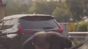 Sopir Calya Ngaku Diserempet Sebelum Rusak Spion MINI Cooper di Jakut
