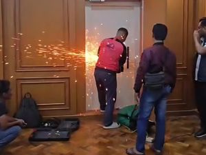 Cerita Ahli Kunci Bantu Polisi Bongkar Brankas Berisi 74 Kg Emas di Bogor