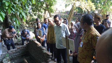 Ketika Sultan Hamengku Buwono X Kunjungi Sragen dan Cuci Muka di Sendang