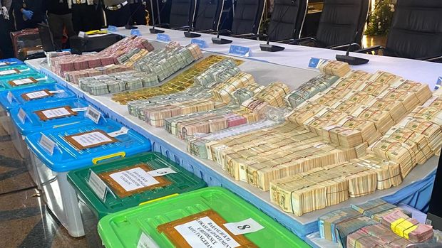 Barang bukti hasil penggeledahan polisi terkait 3 kasus korupsi (Wildan/detikcom)
