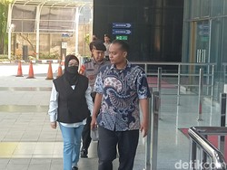 Bupati Sukoharjo Tiba di KPK Usai Terjaring OTT Peras Bawahan