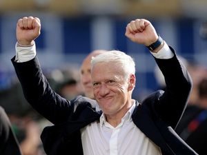 Prancis Menang, Deschamps Terus Berburu Rekor