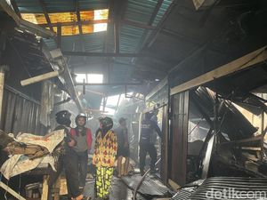 Pasar Lima Banjarmasin Terbakar, 162 Kios Hangus
