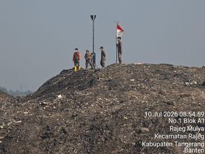 BNPB Ungkap Kendala Pemadaman Kebakaran TPA Jatiwaringin hingga 10 Hari