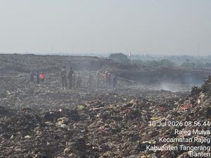 Kebakaran TPA Jatiwaringin Padam, KLH Masih Pantau Potensi Api Tersembunyi