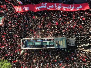 Iran Berterima Kasih ke Dunia Islam Atas Pemakaman Bersejarah Khamenei