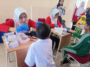 Siswi MA di Ponorogo Rela Pindah ke Sekolah Rakyat demi Tak Bebani Ibu