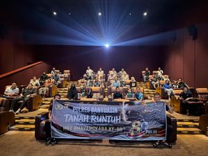 Polres Banyuasin Nobar Film Tanah Runtuh, Tanamkan Nilai Persatuan