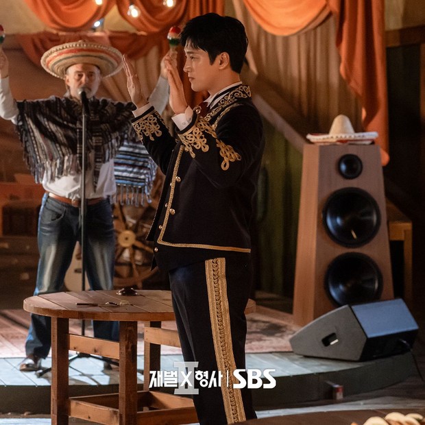 SBS merilis potongan adegan terbaru Ahn Bo Hyun dalam drama 'Flex X Cop 2'.