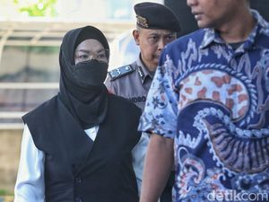 Kronologi Bupati Sukoharjo Etik Suryani Terjaring OTT KPK