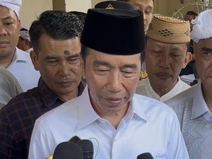 Video: Melayat ke Rumah Duka, Jokowi Kenang Sosok Rachmat Gobel