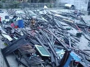 3 Rumah di Balikpapan Rusak Diterjang Ombak, Bayi 4 Bulan Tercebur