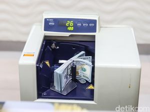 1 Dolar AS Hari Ini Rp 18.100