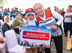 Sambut Tahun Ajaran Baru, Pertamina Salurkan Ribuan Seragam Sekolah