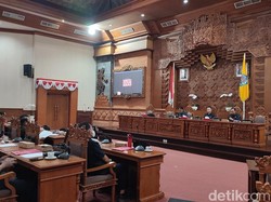 Rapat Paripurna DPRD Denpasar Molor 1,5 Jam, 11 Anggota Absen