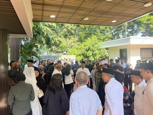 Suasana Terkini Rumah Duka Rachmat Gobel Mulai Dipenuhi Pelayat