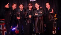 Anak Moldy Radja Teruskan Jejak Ayah, Bentuk Band The AXN-Rilis Teka Teki
