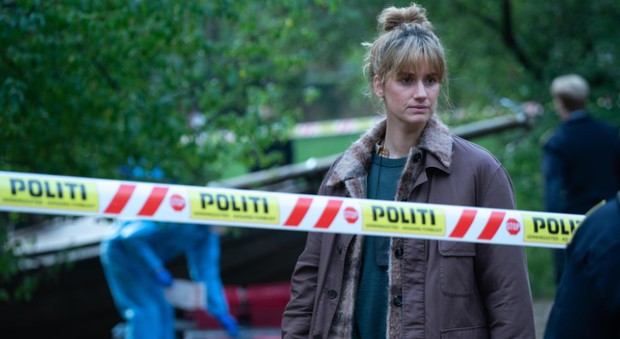 Danica Curcic dalam serial Netflix The Chestnut Man/Foto: Dok. IMDb The Chestnut Man adalah rekomendasi serial Netflix bergenre Nordic noir dengan penyelidikan pembunuhan yang intens.