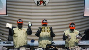 KPK Sita Rp 21,2 Miliar dan Emas 2,5 Kg dari Kasus OTT Bupati Sukoharjo
